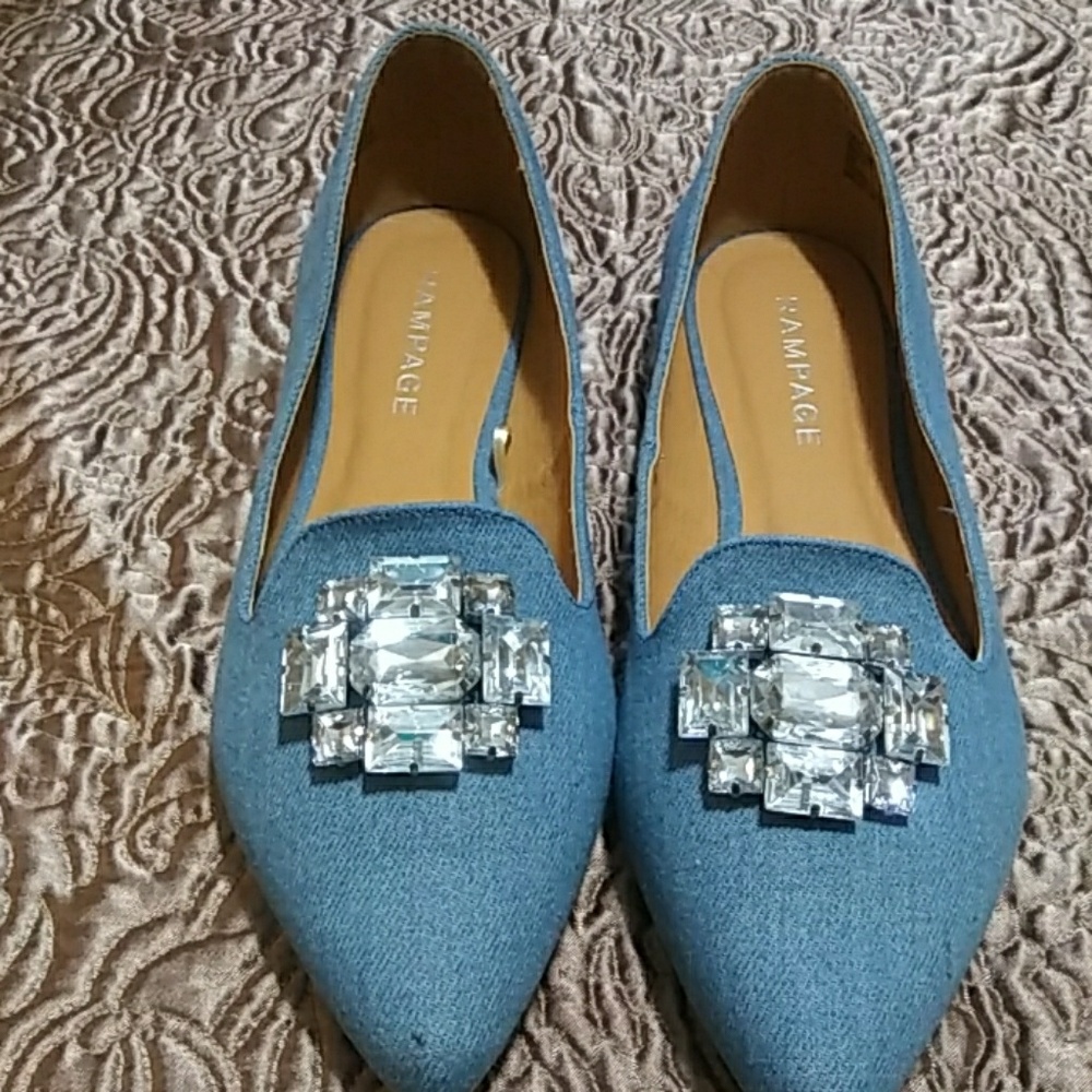 Blue jean Rampage shoe.